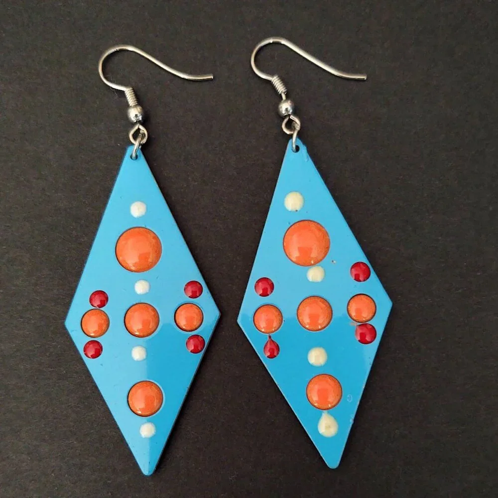Pair of geometric metal earrings